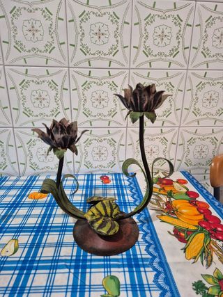 Portacandele in ferro battuto floreale