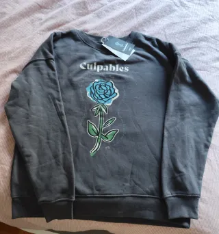 Sudadera Culpables con estampado de rosa