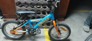 Bicicleta infantil azul