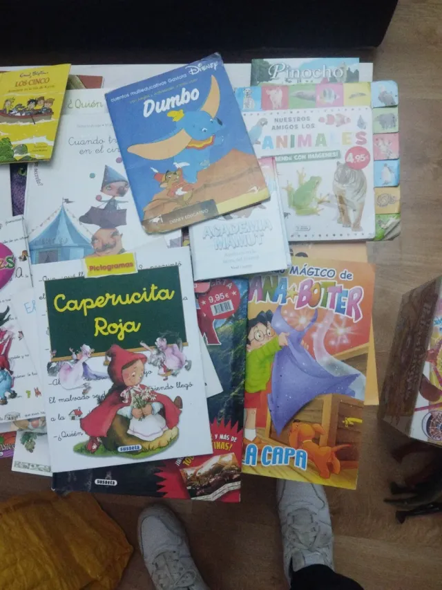 Dumbo Blancanieves  Caperucita roja  Aliciaen el..