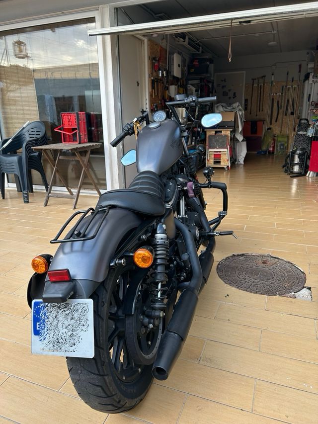 Harley Sportster Iron 883