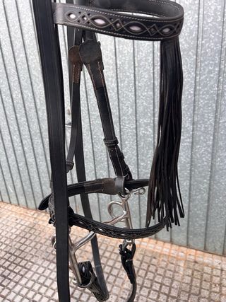 Cabezada vaquera repujada