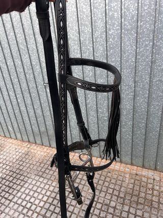 Cabezada vaquera repujada