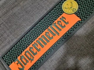 Alfombrilla y 4 chupitos Jagermeister
