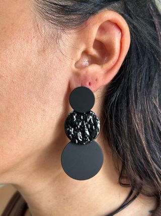 Orecchini pendenti neri vintage eleganti