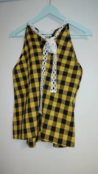Top cuadros amarillo y negro
