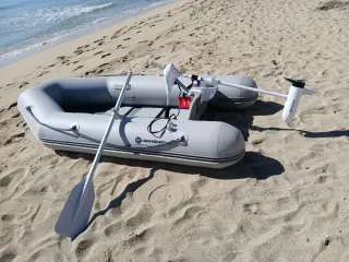 Gommone Tend con motore elettrico , remi / pompa.