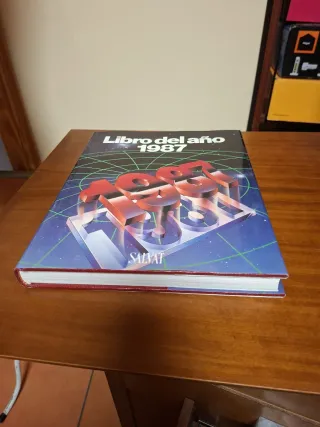 Libro del año 1987
