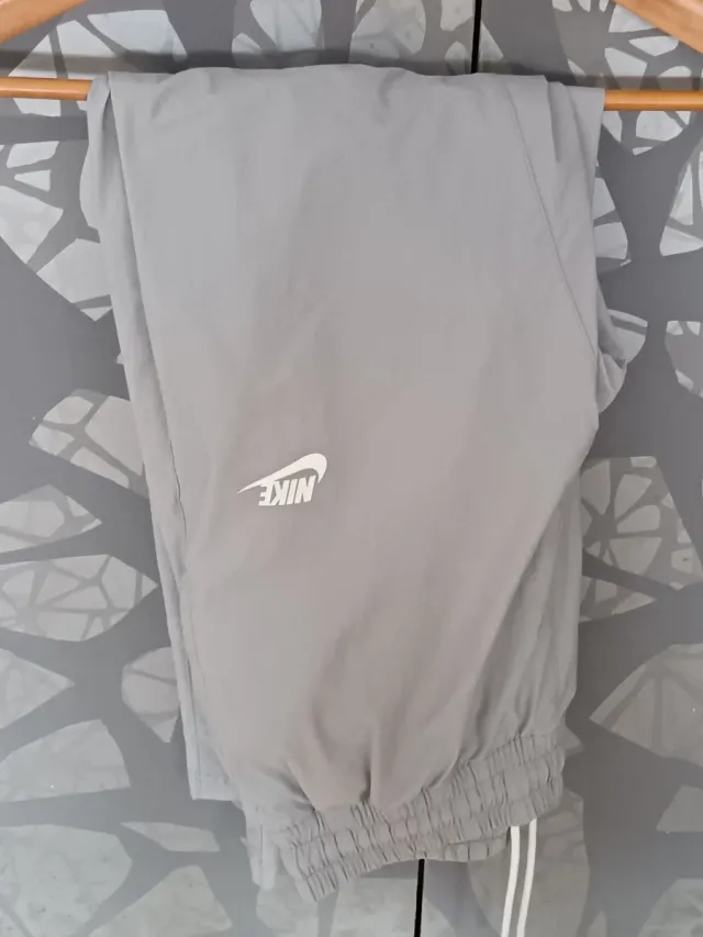Pantalón Nike Tech