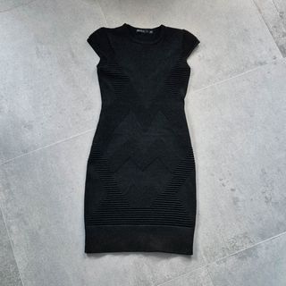 Zara - Falda de tubo 