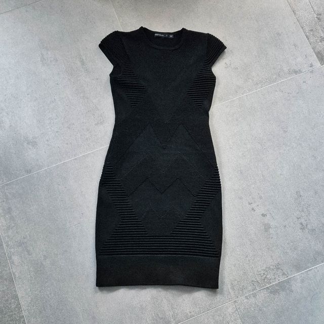 Karen Millen - Vestido Entallado Negro