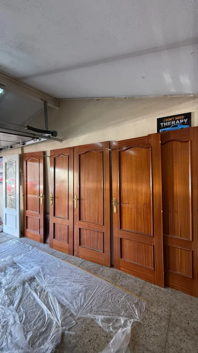 5+1 Puertas Sapelly Madera + Blanca