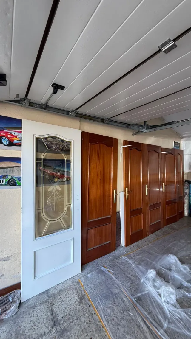 5+1 Puertas Sapelly Madera + Blanca