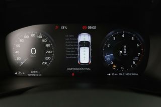 Volvo XC40 2.0 T4 Business Plus 2WD