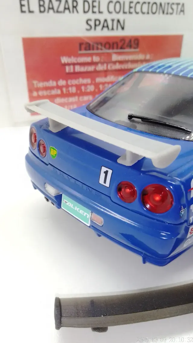 Lote alerón y retrovisores 1/18 Nissan Skyline 3d
