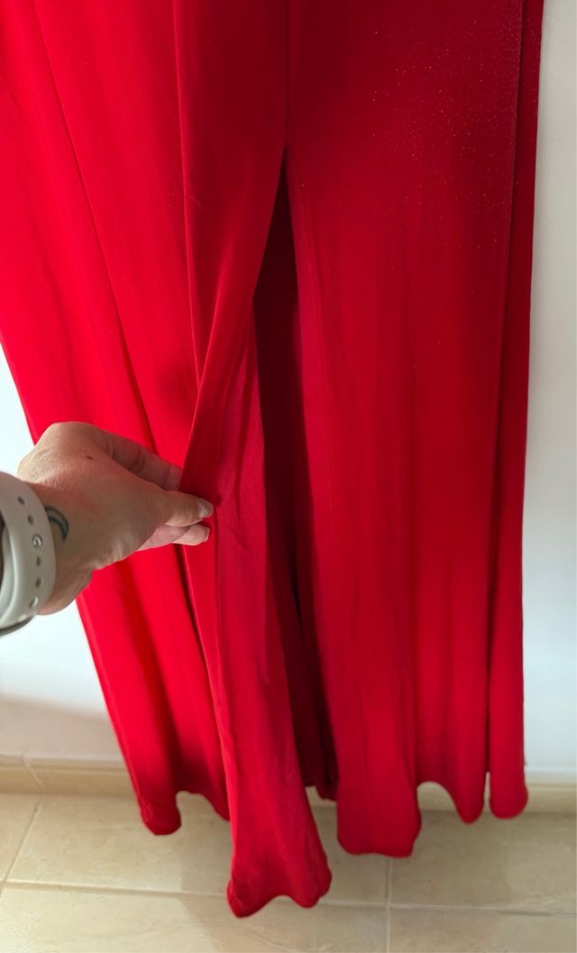 Vestido largo rojo con lentejuelas