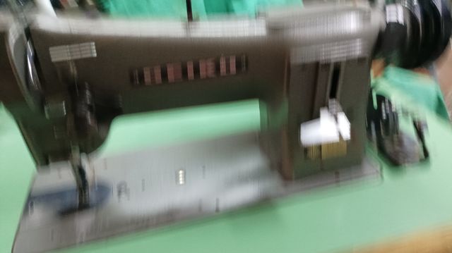 Máquina coser triple arrastre tapicería