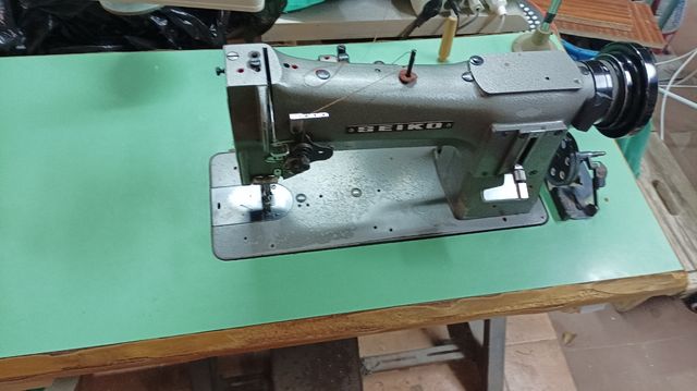 Máquina coser triple arrastre tapicería