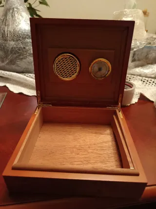 Scatola per sigari in legno