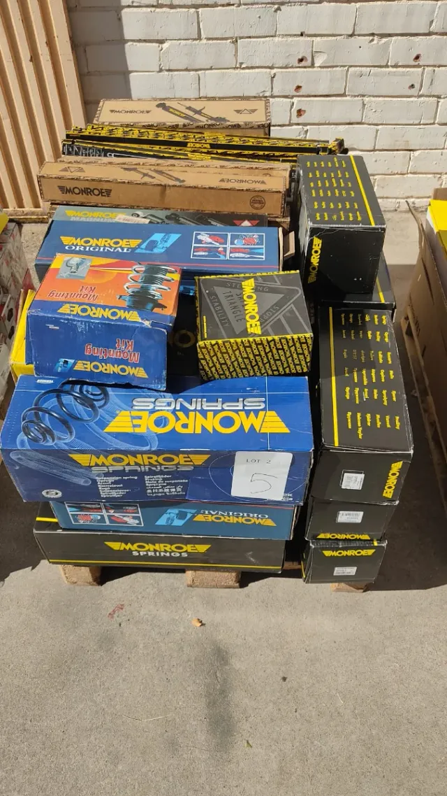 Lote recambios MOOG MONROE FERODO 5 palets 2000€