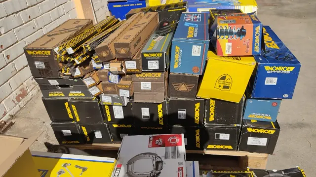 Lote recambios MOOG MONROE FERODO 5 palets 2000€