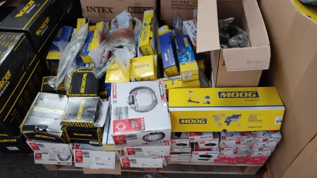 Lote recambios MOOG MONROE FERODO 5 palets 2000€