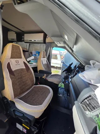 Fundas Asientos puestas en Ford Transit 2020
