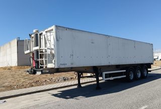 Semirremolque blanco