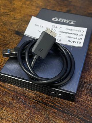 Disco Duro Toshiba  caja Externo TooQ 1TB + Cable