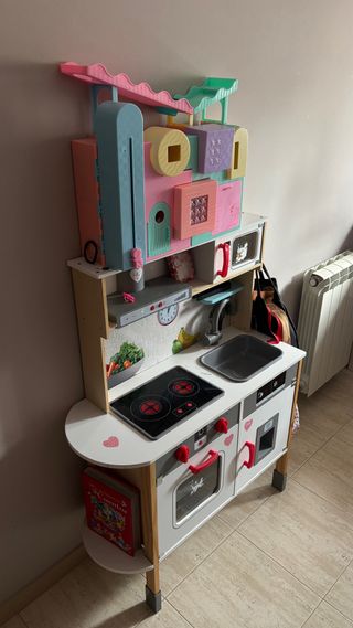 Cocina infantil de madera