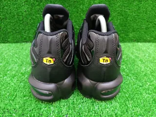 Nike TN negras