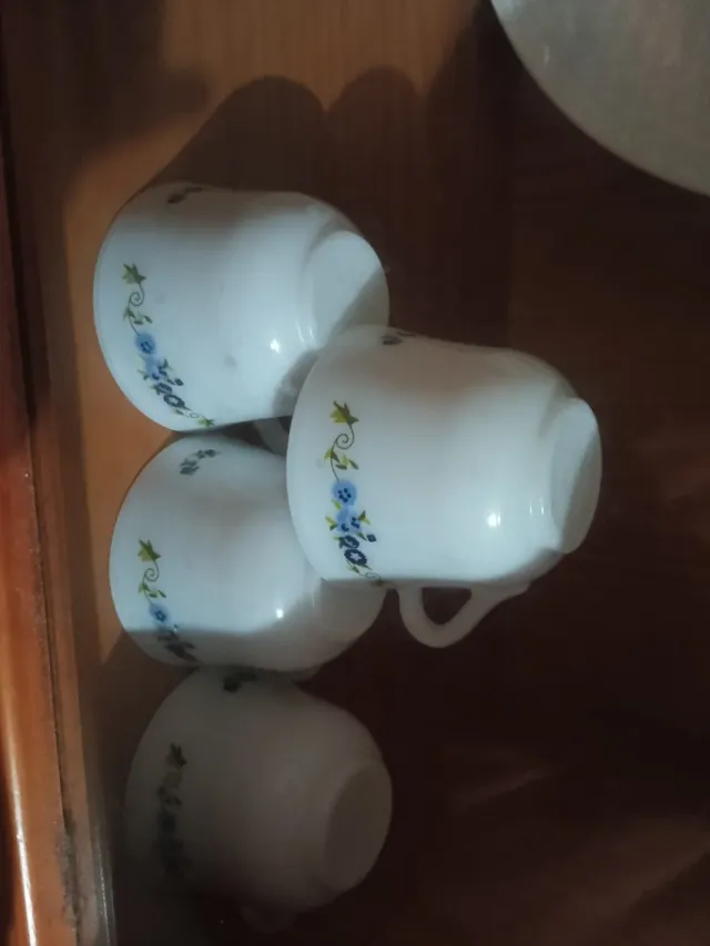 de 4 tazas de porcelana