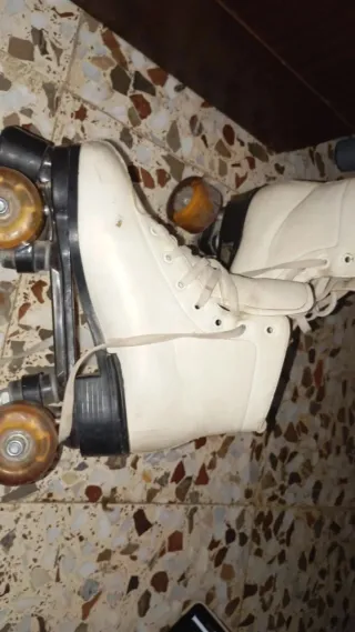 Patines de 4 ruedas blancos