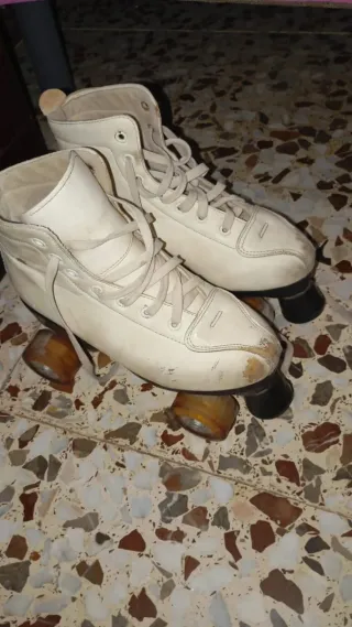 Patines de 4 ruedas blancos