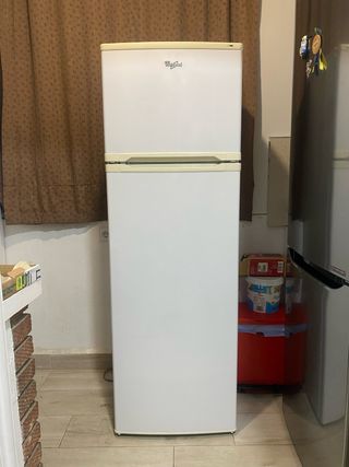 Nevera Whirlpool con gomas nuevas