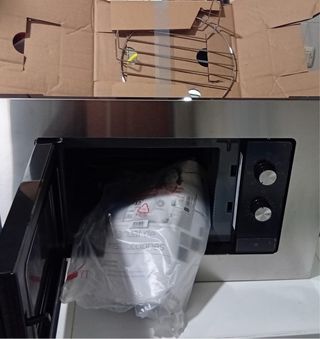 Microondas nuevo 80€