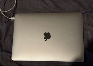 MacBook Pro i5 2017 Plata