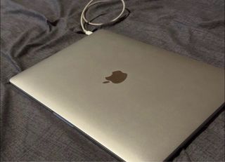 MacBook Pro i5 2017 Plata