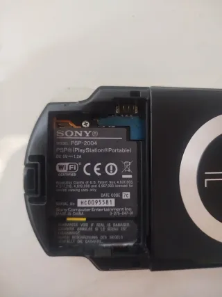 PSP 2004 Negra + Cargador Original