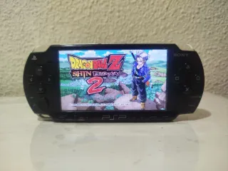 PSP 2004 Negra + Cargador Original