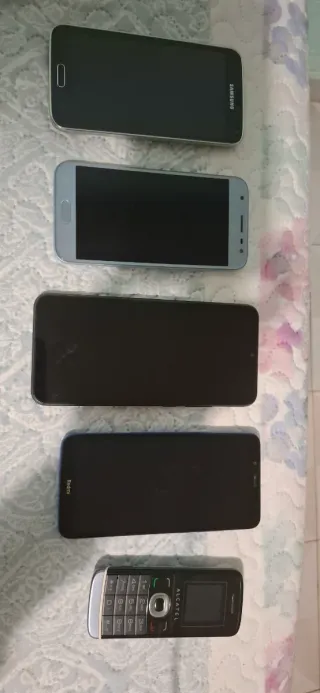 Confezione da 5 telefoni Samsung, Redmi e Alcatel