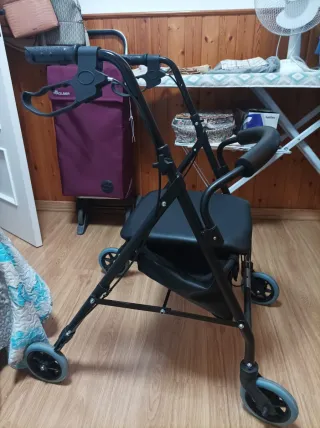 Andador para ancianos con asiento
