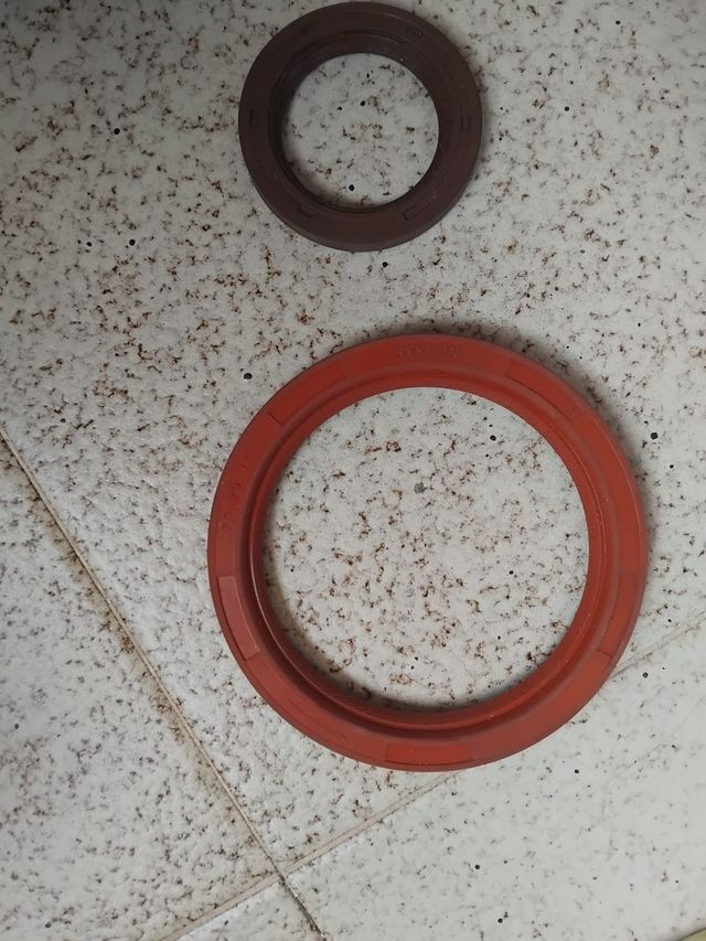 Retenes caja cambios y cigüeñal nuevos