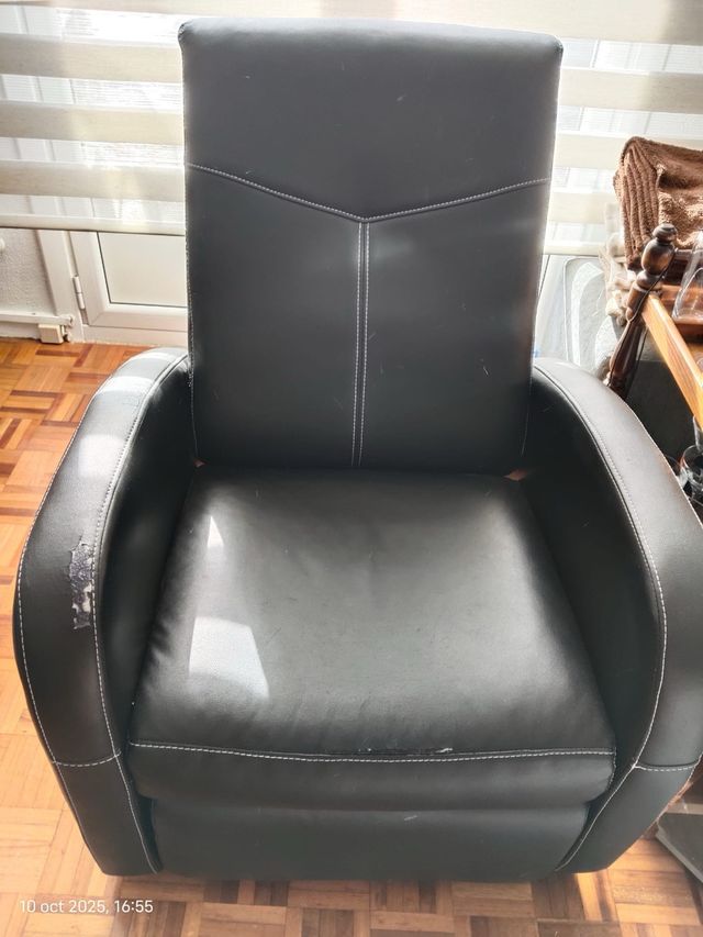 Sillón reclinable negro