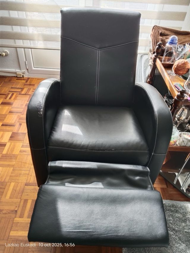 Sillón reclinable negro