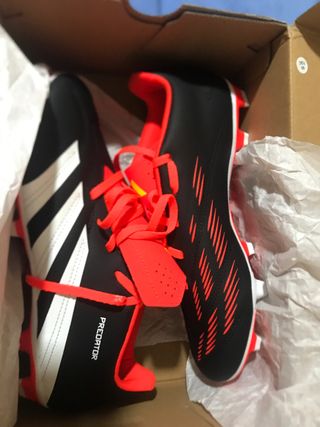 Zapatillas Adidas Predator Negras y Rojas