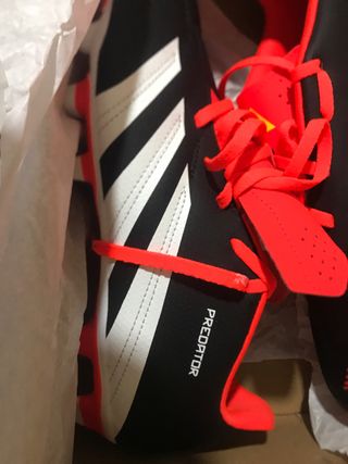 Zapatillas Adidas Predator Negras y Rojas