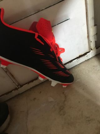 Zapatillas Adidas Predator Negras y Rojas