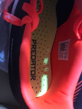 Zapatillas Adidas Predator Negras y Rojas