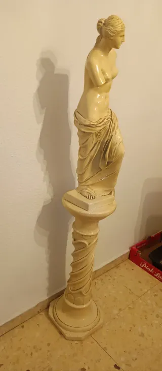 Estatua de escayola antigua